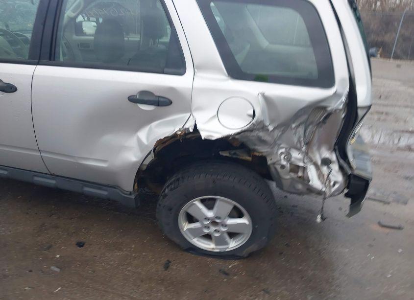 Photo 6 of 2010 Ford Escape XLS (VIN 1FMCU0C70AKA68293)