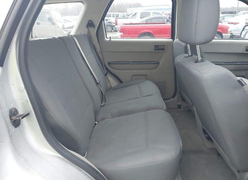 Photo 8 of 2010 Ford Escape XLS (VIN 1FMCU0C70AKA68293)