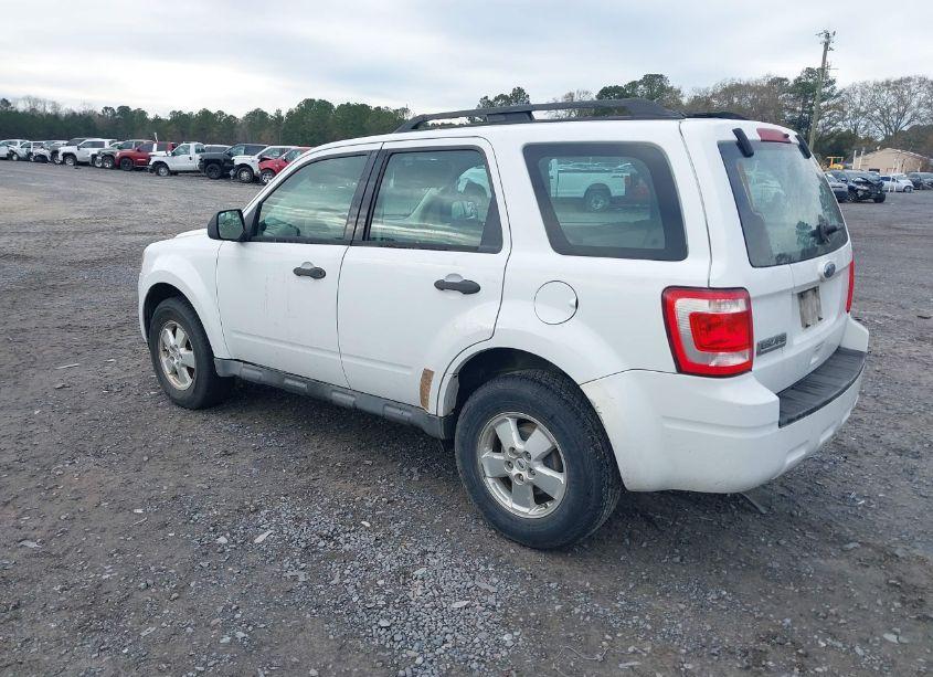 Photo 3 of 2010 Ford Escape XLS (VIN 1FMCU0C70AKB03284)