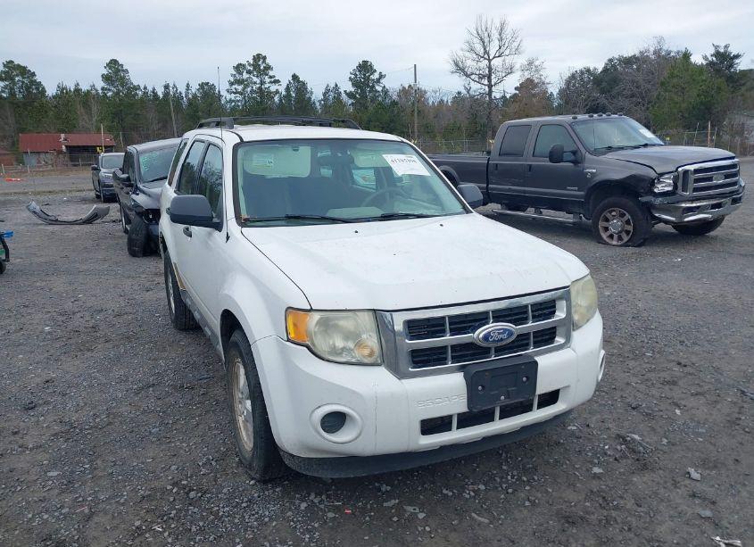 Photo 6 of 2010 Ford Escape XLS (VIN 1FMCU0C70AKB03284)