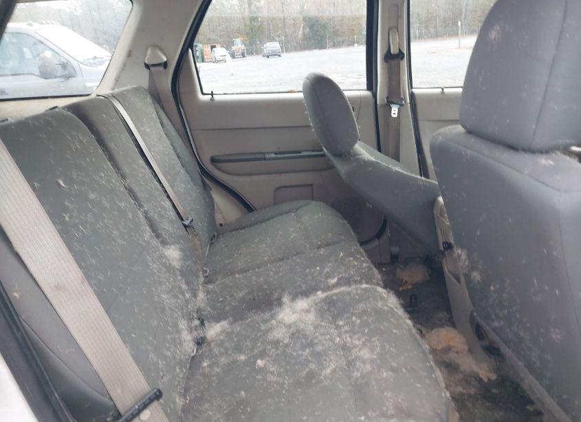 Photo 8 of 2010 Ford Escape XLS (VIN 1FMCU0C70AKB03284)