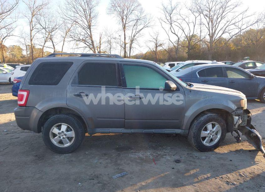 Photo 13 of 2010 Ford Escape XLS (VIN 1FMCU0C70AKD02237)