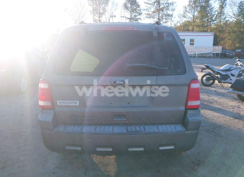 Photo 16 of 2010 Ford Escape XLS (VIN 1FMCU0C70AKD02237)