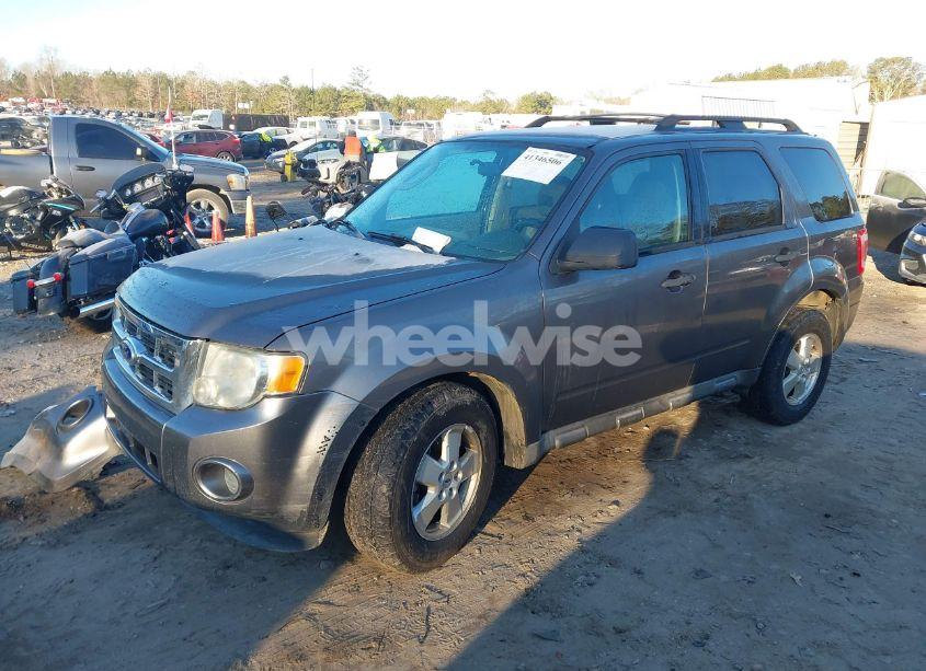 Photo 2 of 2010 Ford Escape XLS (VIN 1FMCU0C70AKD02237)
