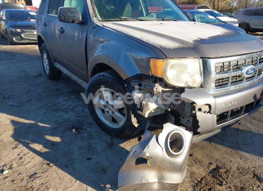 Photo 6 of 2010 Ford Escape XLS (VIN 1FMCU0C70AKD02237)