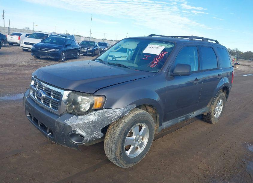 Photo 2 of 2010 Ford Escape XLS (VIN 1FMCU0C70AKD47100)