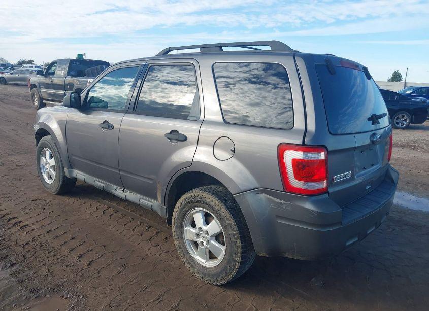 Photo 3 of 2010 Ford Escape XLS (VIN 1FMCU0C70AKD47100)