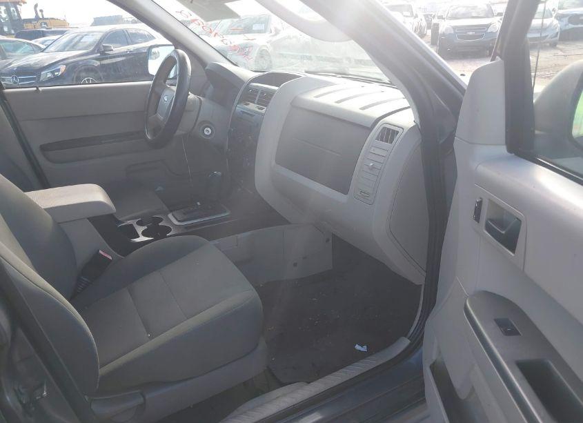 Photo 5 of 2010 Ford Escape XLS (VIN 1FMCU0C70AKD47100)
