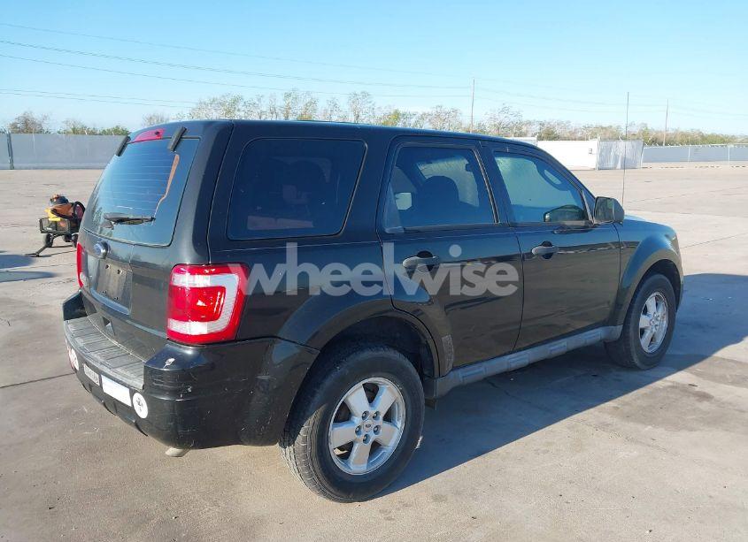 Photo 4 of 2011 Ford Escape XLS (VIN 1FMCU0C70BKC50996)