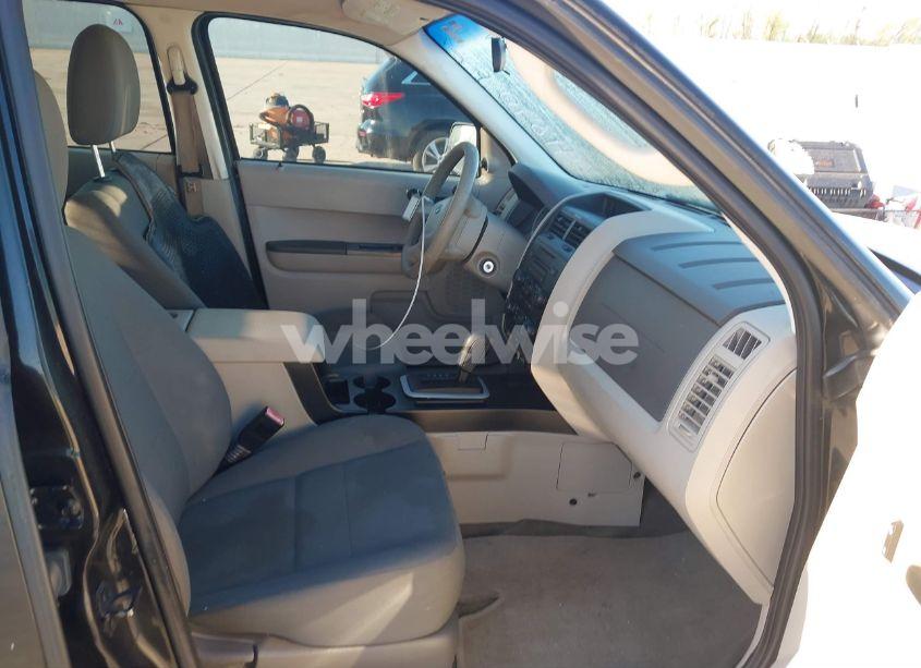 Photo 5 of 2011 Ford Escape XLS (VIN 1FMCU0C70BKC50996)