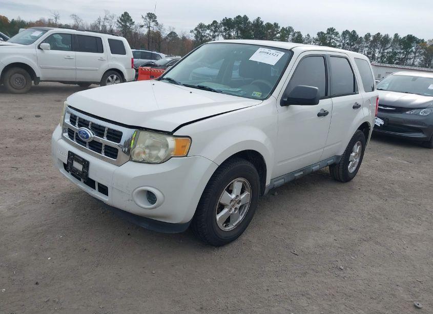 Photo 2 of 2011 Ford Escape XLS (VIN 1FMCU0C70BKC60105)