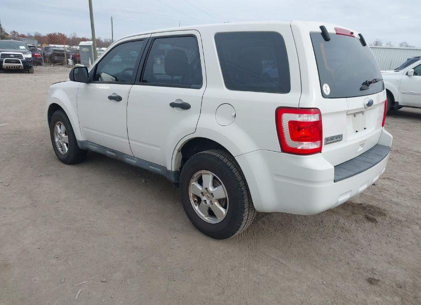 Photo 3 of 2011 Ford Escape XLS (VIN 1FMCU0C70BKC60105)