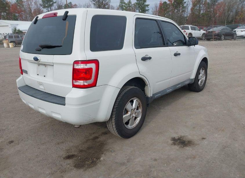 Photo 4 of 2011 Ford Escape XLS (VIN 1FMCU0C70BKC60105)
