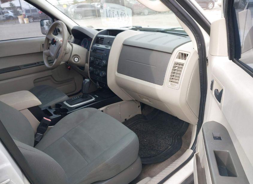 Photo 5 of 2011 Ford Escape XLS (VIN 1FMCU0C70BKC60105)