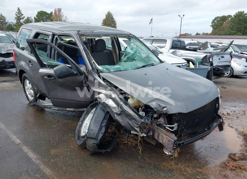 2010 Ford Escape XLS (VIN 1FMCU0C71AKA79884) main photo