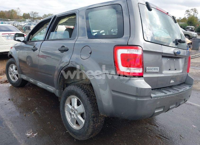 Photo 3 of 2010 Ford Escape XLS (VIN 1FMCU0C71AKA79884)