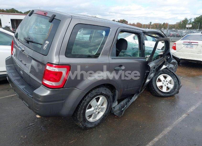 Photo 4 of 2010 Ford Escape XLS (VIN 1FMCU0C71AKA79884)