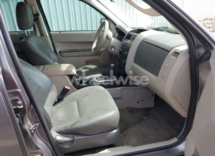 Photo 5 of 2011 Ford Escape XLS (VIN 1FMCU0C71BKC16386)