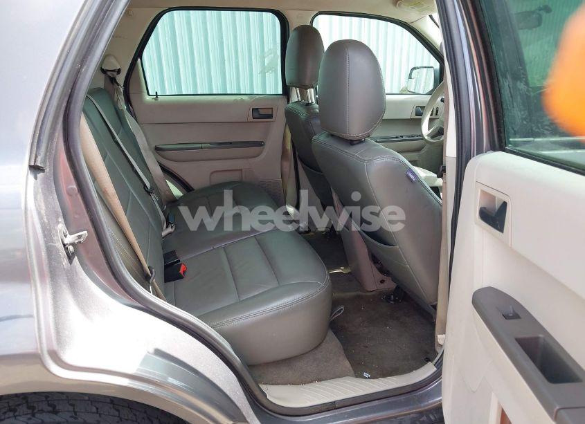 Photo 8 of 2011 Ford Escape XLS (VIN 1FMCU0C71BKC16386)