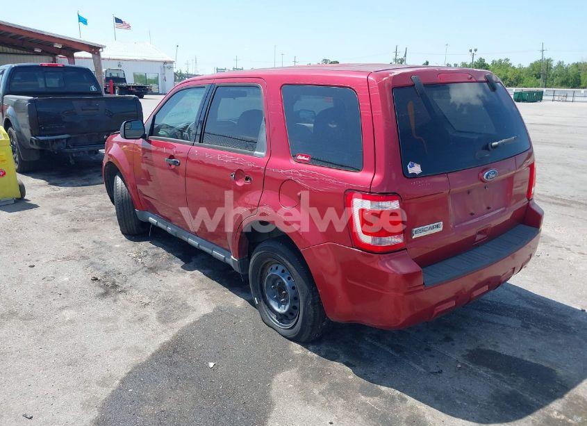Photo 3 of 2012 Ford Escape XLS (VIN 1FMCU0C71CKC33559)