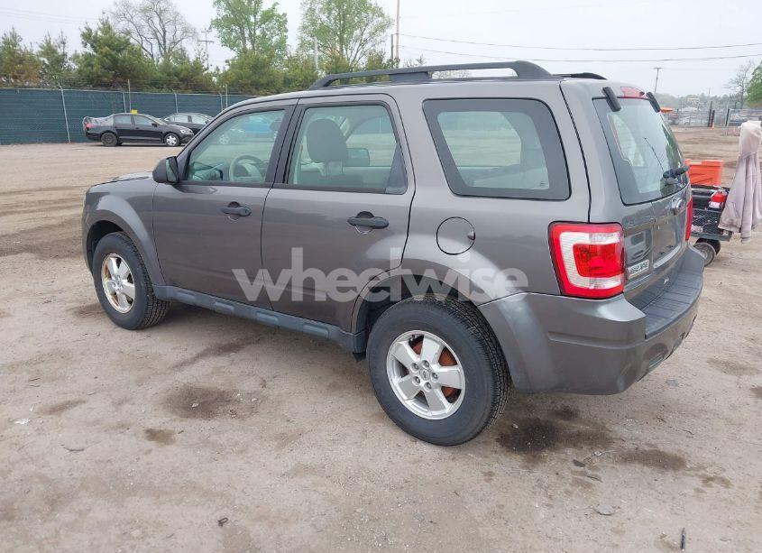 Photo 3 of 2012 Ford Escape XLS (VIN 1FMCU0C71CKC77027)