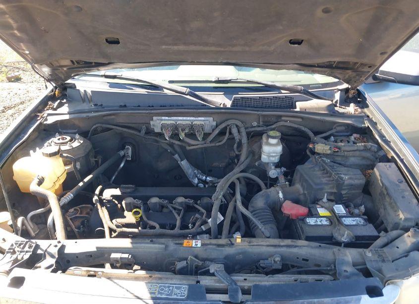 Photo 10 of 2011 Ford Escape XLS (VIN 1FMCU0C72BKA21946)