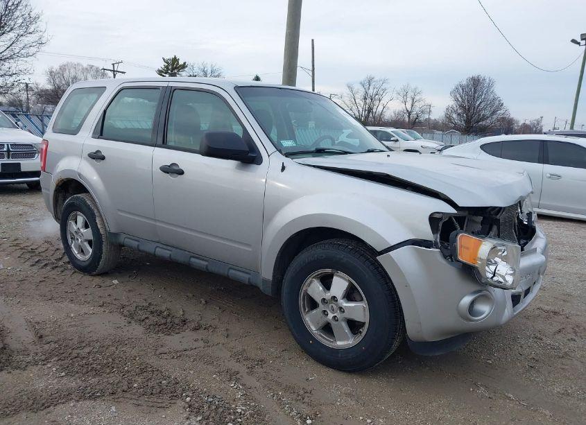 2012 Ford Escape XLS (VIN 1FMCU0C72CKA07532) main photo