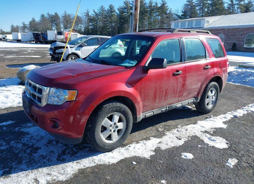 Photo 2 of 2012 Ford Escape XLS (VIN 1FMCU0C72CKB37584)