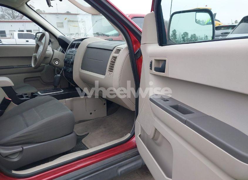 Photo 5 of 2012 Ford Escape XLS (VIN 1FMCU0C72CKB39125)