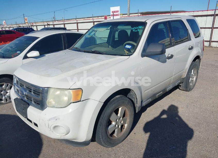 Photo 2 of 2010 Ford Escape XLS (VIN 1FMCU0C73AKB77217)