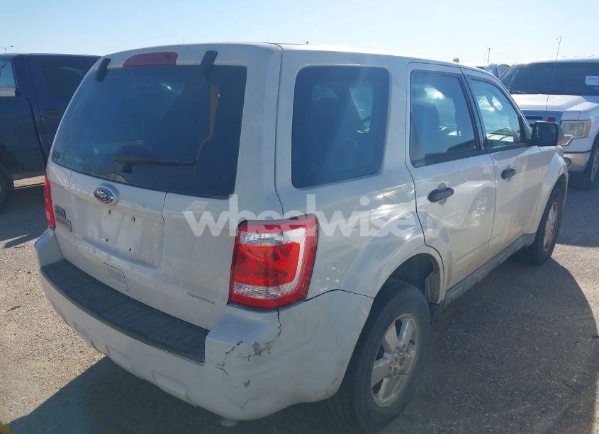 Photo 4 of 2010 Ford Escape XLS (VIN 1FMCU0C73AKB77217)