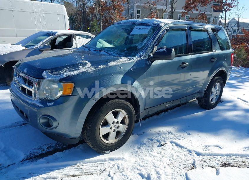Photo 2 of 2010 Ford Escape XLS (VIN 1FMCU0C73AKC51641)