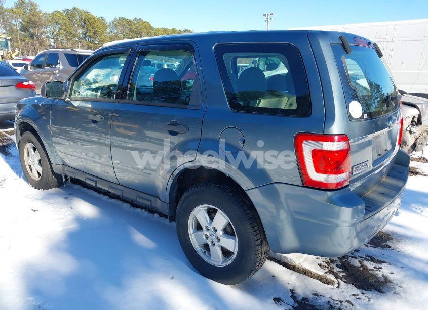 Photo 3 of 2010 Ford Escape XLS (VIN 1FMCU0C73AKC51641)