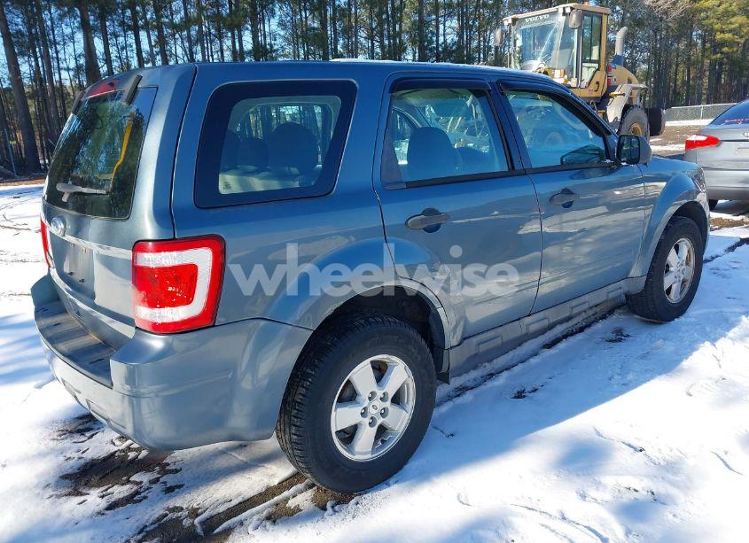 Photo 4 of 2010 Ford Escape XLS (VIN 1FMCU0C73AKC51641)