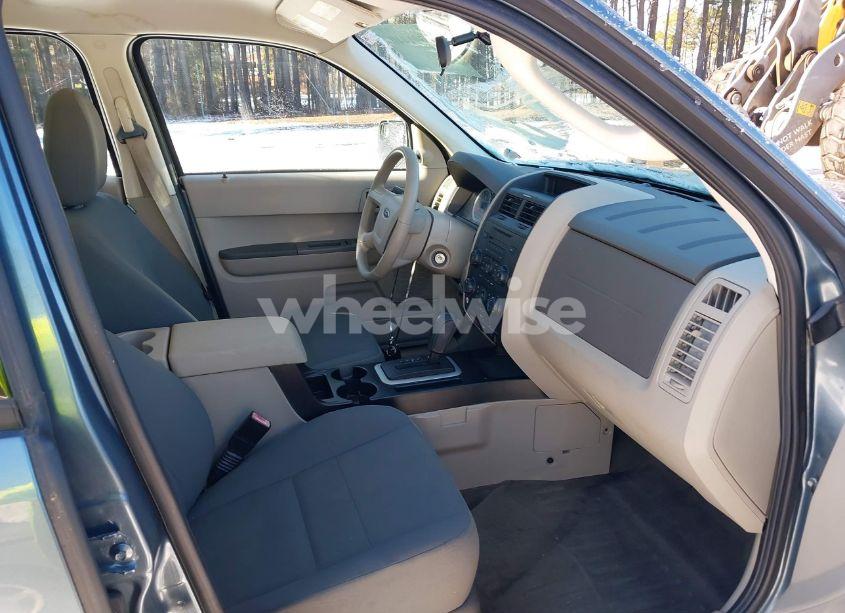 Photo 5 of 2010 Ford Escape XLS (VIN 1FMCU0C73AKC51641)