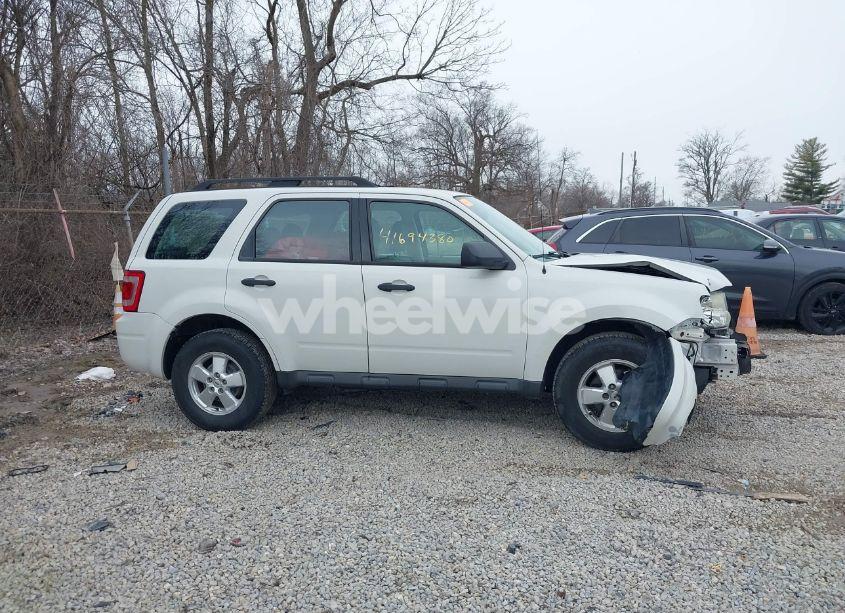 Photo 14 of 2010 Ford Escape XLS (VIN 1FMCU0C73AKC62106)