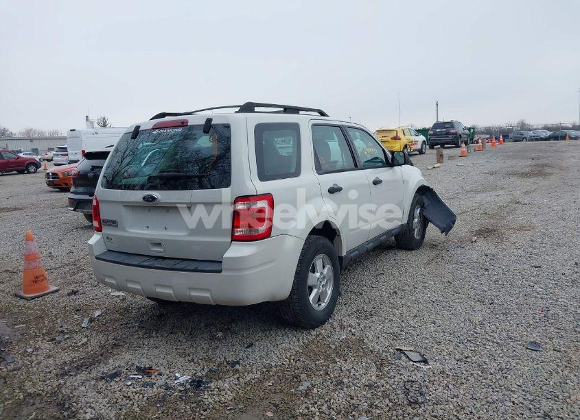 Photo 4 of 2010 Ford Escape XLS (VIN 1FMCU0C73AKC62106)