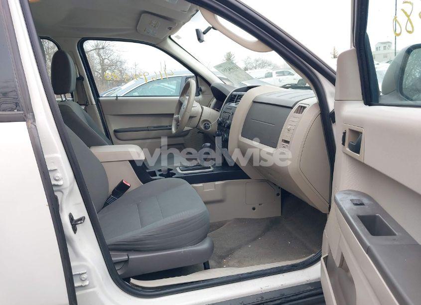 Photo 5 of 2010 Ford Escape XLS (VIN 1FMCU0C73AKC62106)
