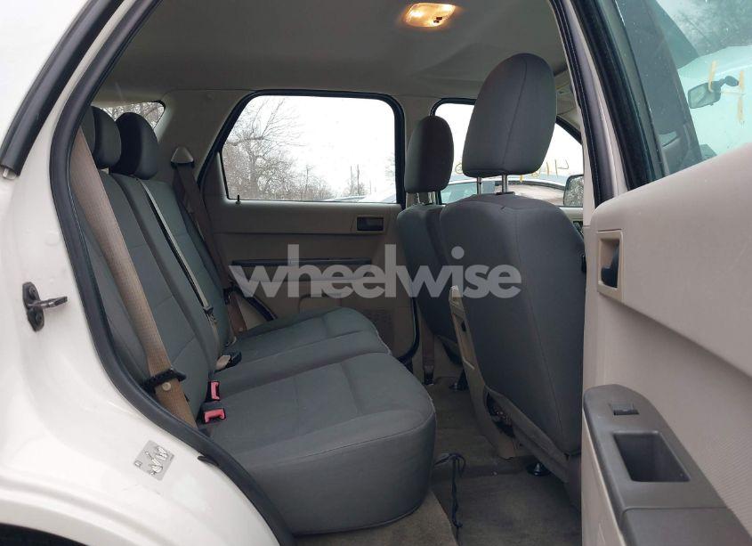 Photo 8 of 2010 Ford Escape XLS (VIN 1FMCU0C73AKC62106)