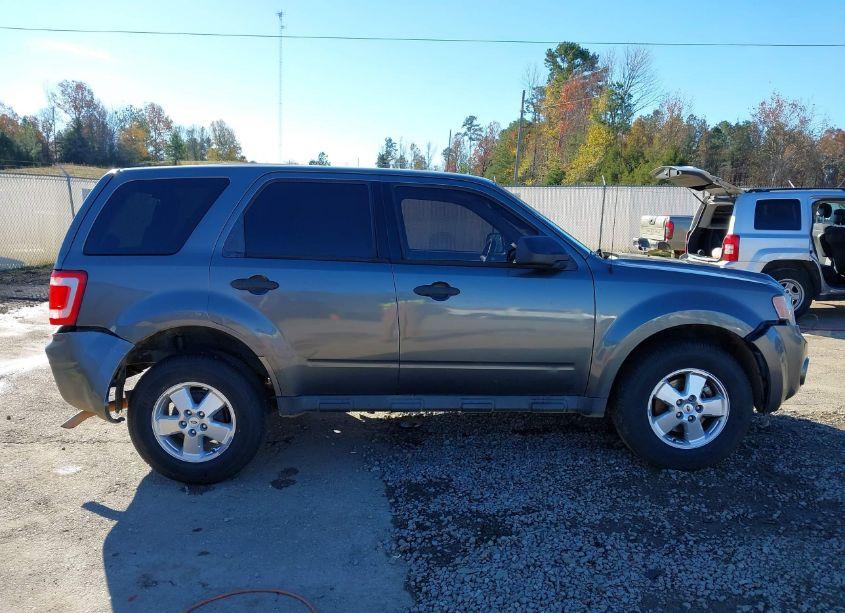 Photo 14 of 2011 Ford Escape XLS (VIN 1FMCU0C73BKA99247)