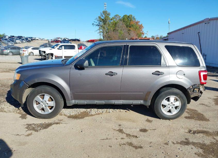 Photo 15 of 2011 Ford Escape XLS (VIN 1FMCU0C73BKA99247)
