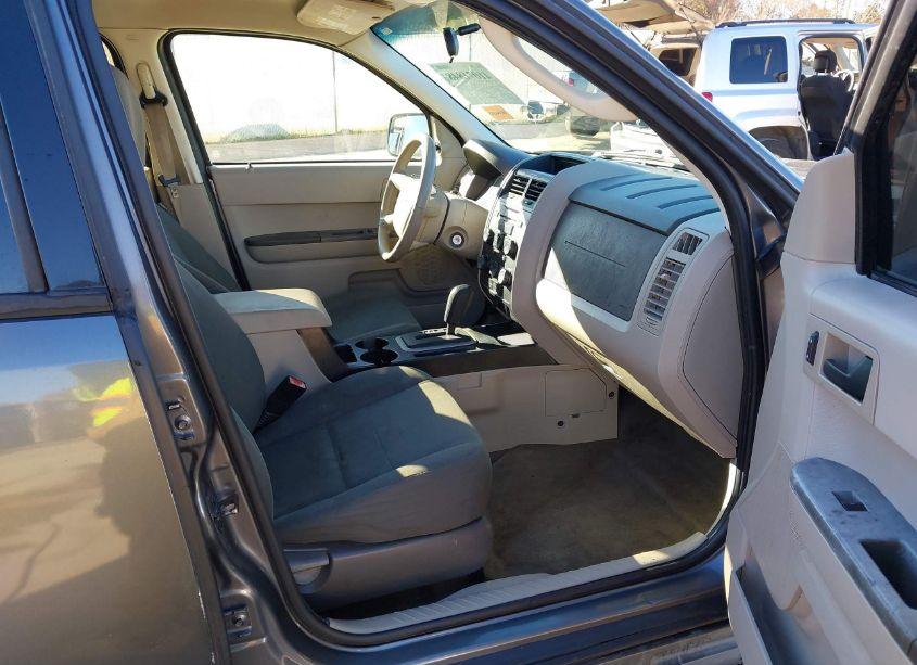 Photo 5 of 2011 Ford Escape XLS (VIN 1FMCU0C73BKA99247)