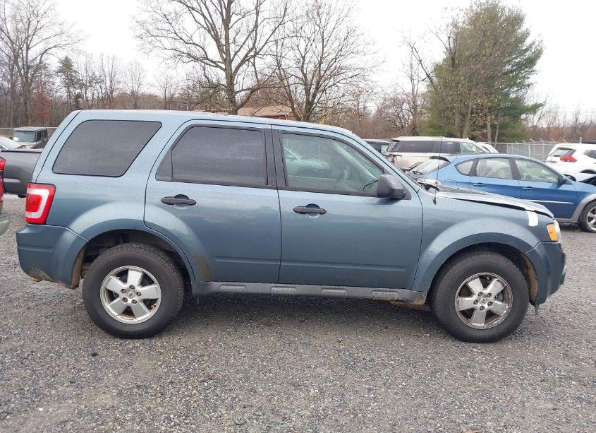 Photo 14 of 2011 Ford Escape XLS (VIN 1FMCU0C73BKB69961)