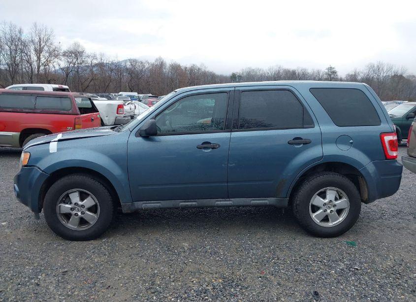 Photo 15 of 2011 Ford Escape XLS (VIN 1FMCU0C73BKB69961)