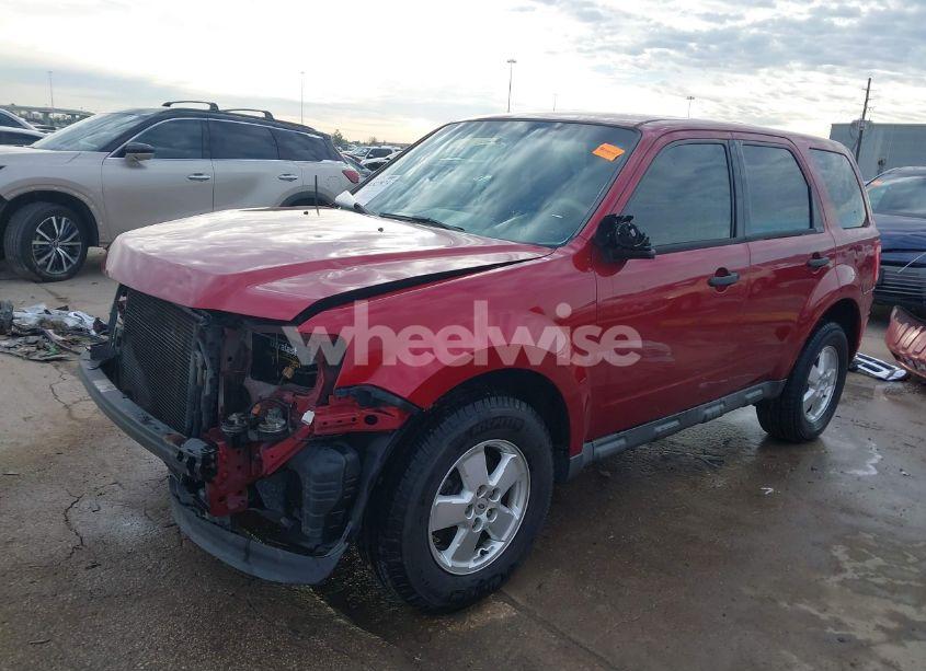 Photo 2 of 2012 Ford Escape XLS (VIN 1FMCU0C73CKA83583)