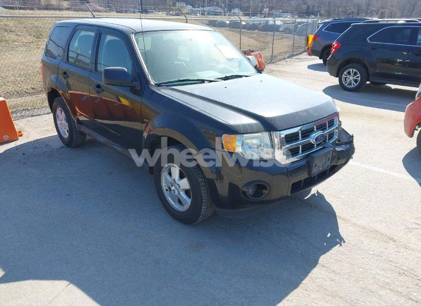 2012 Ford Escape XLS (VIN 1FMCU0C73CKB54071) main photo