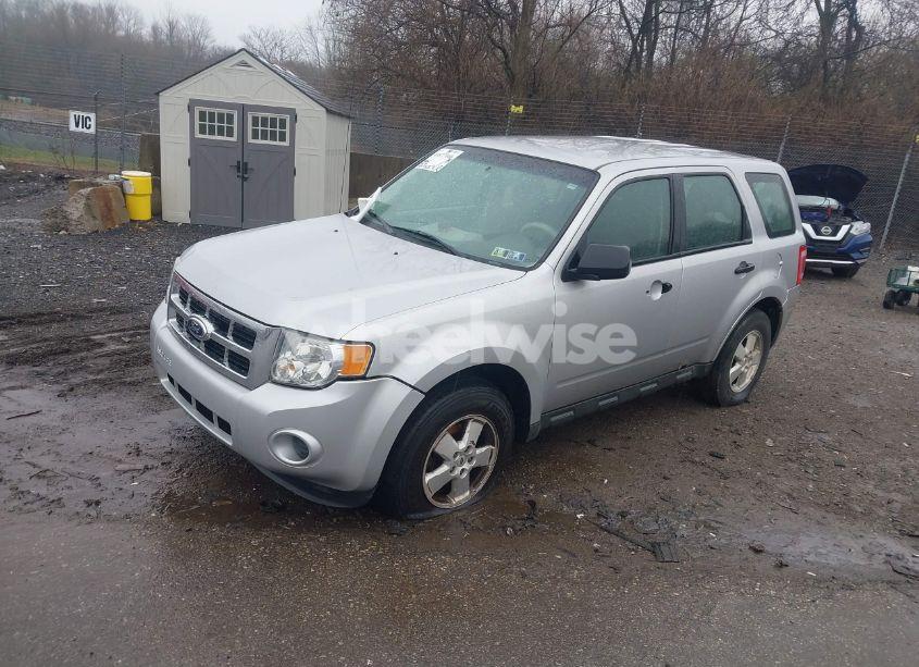 Photo 2 of 2012 Ford Escape XLS (VIN 1FMCU0C73CKC74825)
