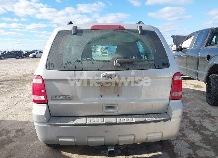Photo 16 of 2010 Ford Escape XLS (VIN 1FMCU0C74AKB30679)