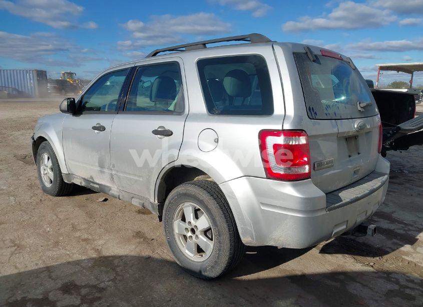 Photo 3 of 2010 Ford Escape XLS (VIN 1FMCU0C74AKB30679)