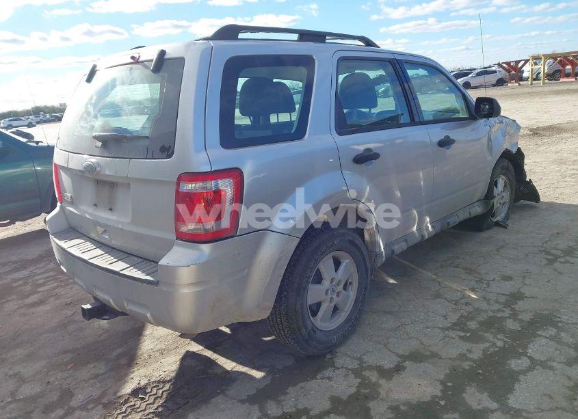 Photo 4 of 2010 Ford Escape XLS (VIN 1FMCU0C74AKB30679)